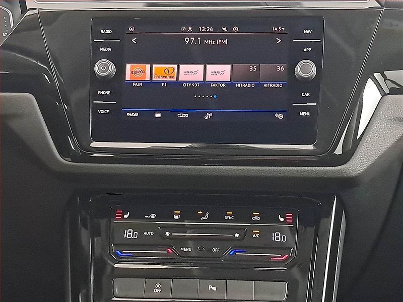 Volkswagen Touran (2023) 2.0 TDI - fotka 12 z 20