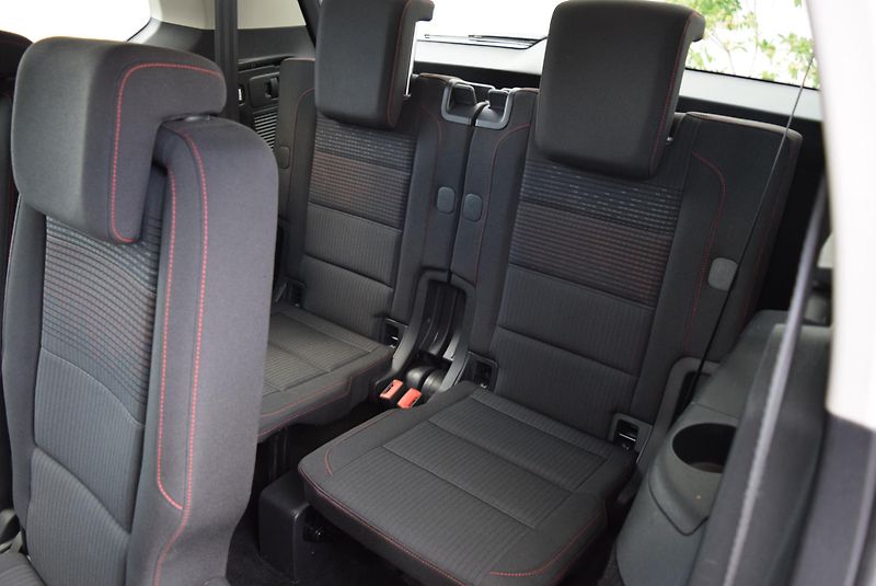 Volkswagen Touran (2017) 1.4TSI 110kw 7MÍST CLBMT NAVI - fotka 16 z 50