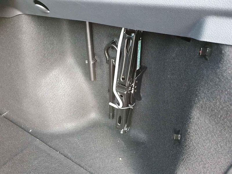 Výhodně koupíte třeba Dacii Duster, která na podzim plošně zlevnila o 15 tisíc korun.