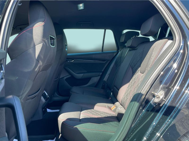 Škoda Octavia COMBI 2.0 TDi DSG 7st. RS - fotka 12 z 29