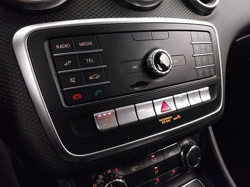 Mercedes-Benz Třídy A (2016) A 180, Serv.kniha, Kůže - fotka 16 z 19