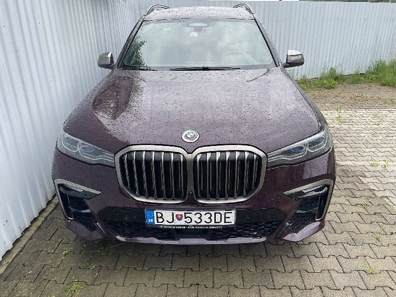 BMW X7 M50I - fotka 1 z 12