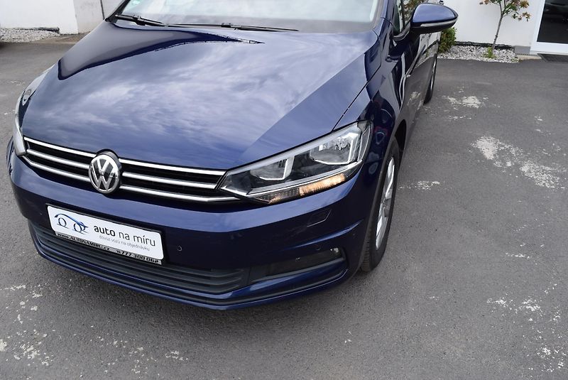 Volkswagen Touran (2018) 1.4TSI 110kw CLBMT 7MÍST NAVI - fotka 2 z 49