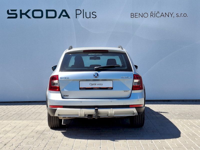 Škoda Octavia (2015) Combi Scout 4x4 2,0TDi 110kW - fotka 12 z 31