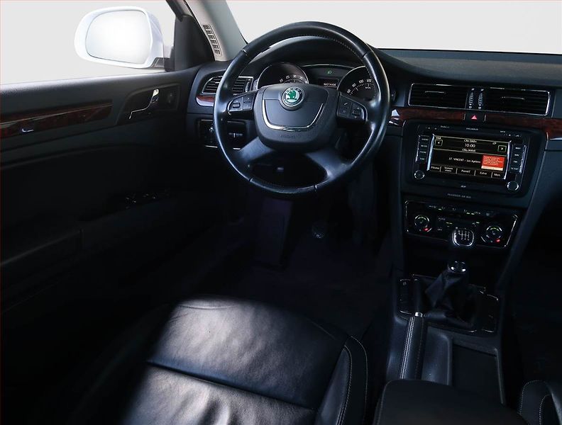 Škoda Superb (2013) Scoutline 2.0 TDI, Navi - fotka 7 z 15