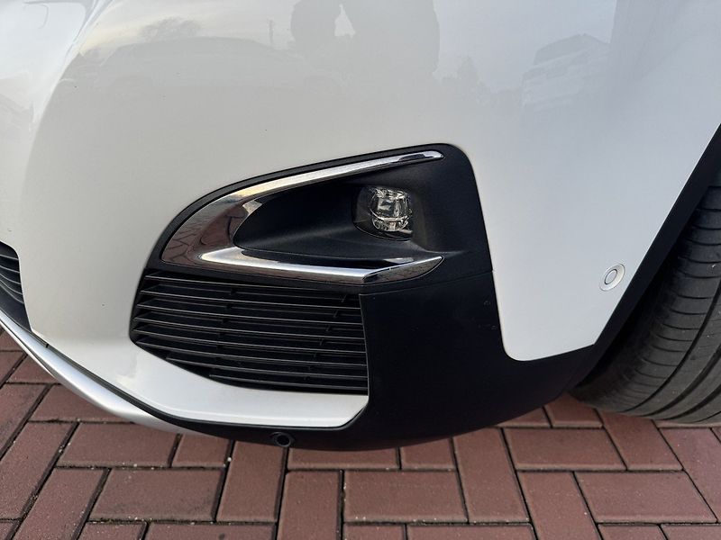 Peugeot 5008 (2020) 1.5 BlueHDi GT-Line LED Kamera - fotka 35 z 50