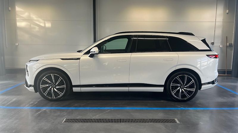 Xpeng G9 (2025) Nová G9 AWD Performance  - fotka 3 z 8