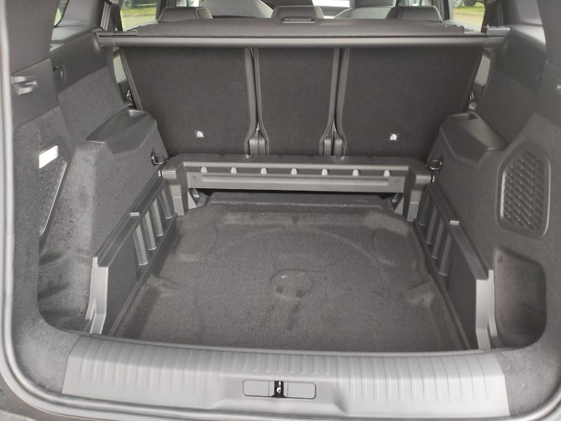 Peugeot 5008 (2026) ALLURE Hybrid 145 AUT6 5 míst - fotka 8 z 31