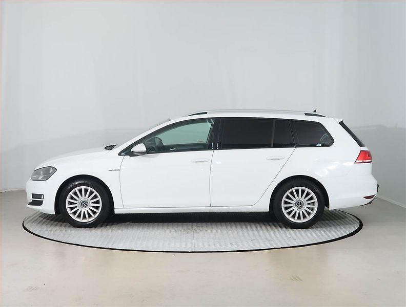 Volkswagen Golf (2014) 1.6 TDI, Navi, Tempomat - fotka 3 z 23