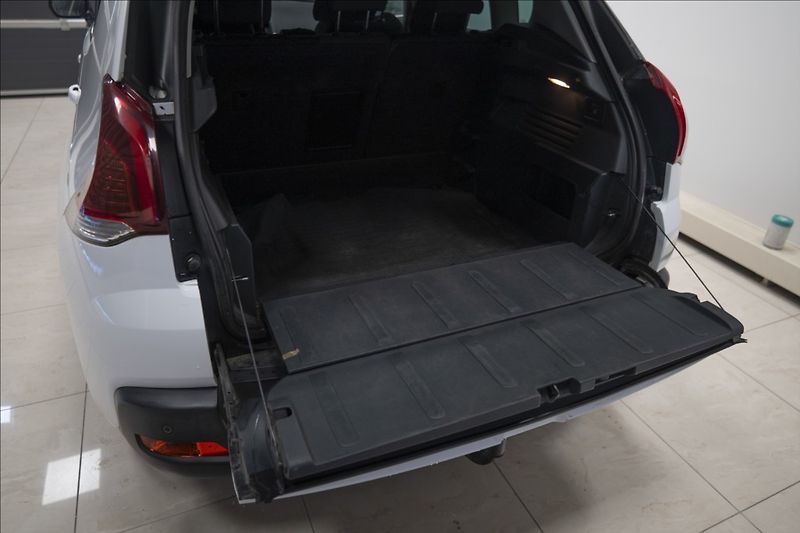 Peugeot 3008 2,0 HDI NAVIGACE TAŽNÉ - fotka 21 z 36
