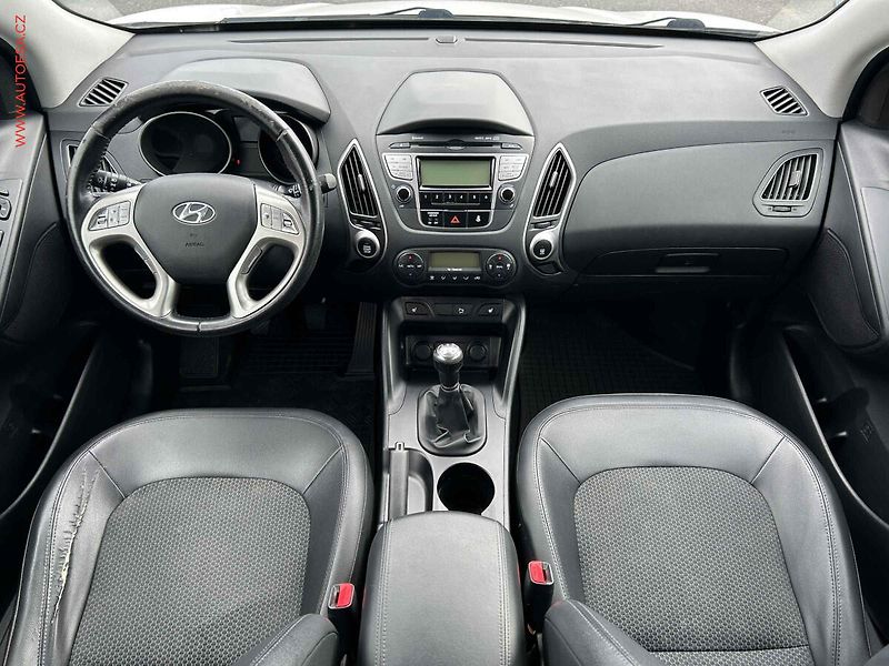 Hyundai ix35 (2011) 2.0 GDi AC, výhřev - fotka 8 z 17