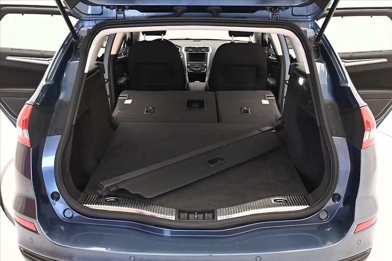 Ford Mondeo 2,0 TDCi 110 kW AT8 Titanium Z - fotka 10 z 33