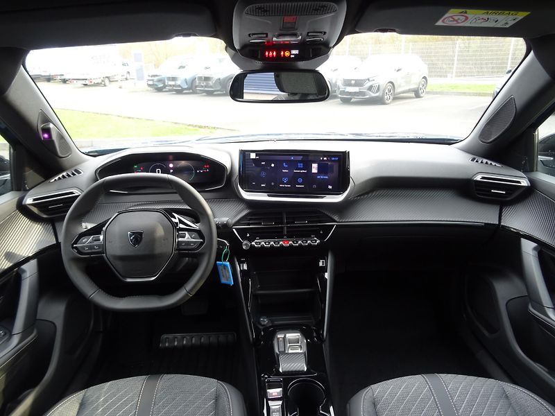 Peugeot 2008 (2026) ALLURE Hybrid 145k e-DCS6 - fotka 20 z 45