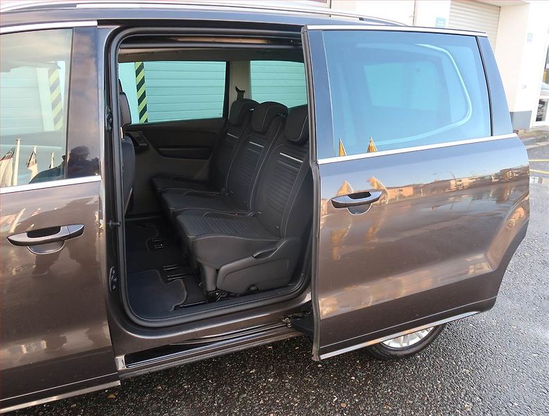 Volkswagen Sharan (2015) 2.0 TDI, Automat, 7 míst, Navi - fotka 26 z 29