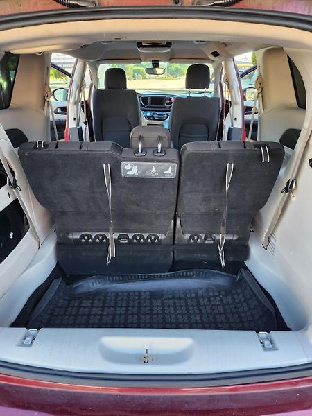 Chrysler Pacifica (2018)  Touring L, 8 míst, LPG, TZ - fotka 26 z 38
