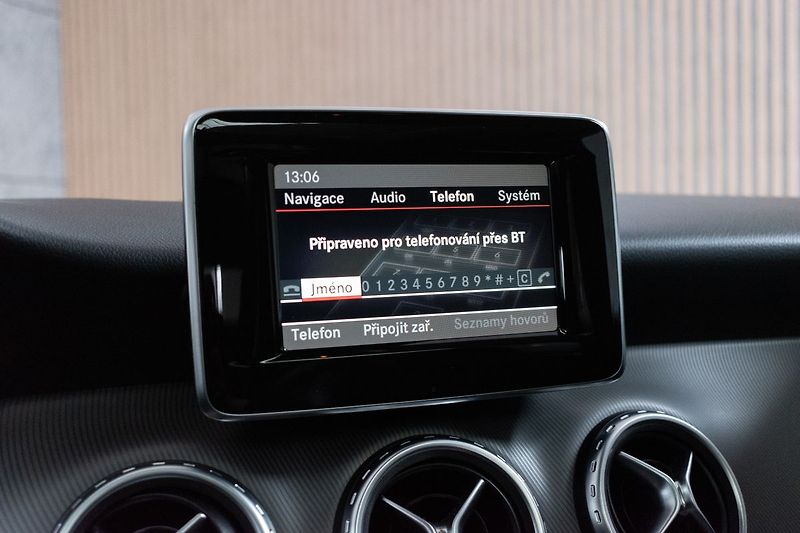 Mercedes-Benz GLA 220d 4MATIC*HARMAN*KAMERA*ČR 1 - fotka 31 z 41