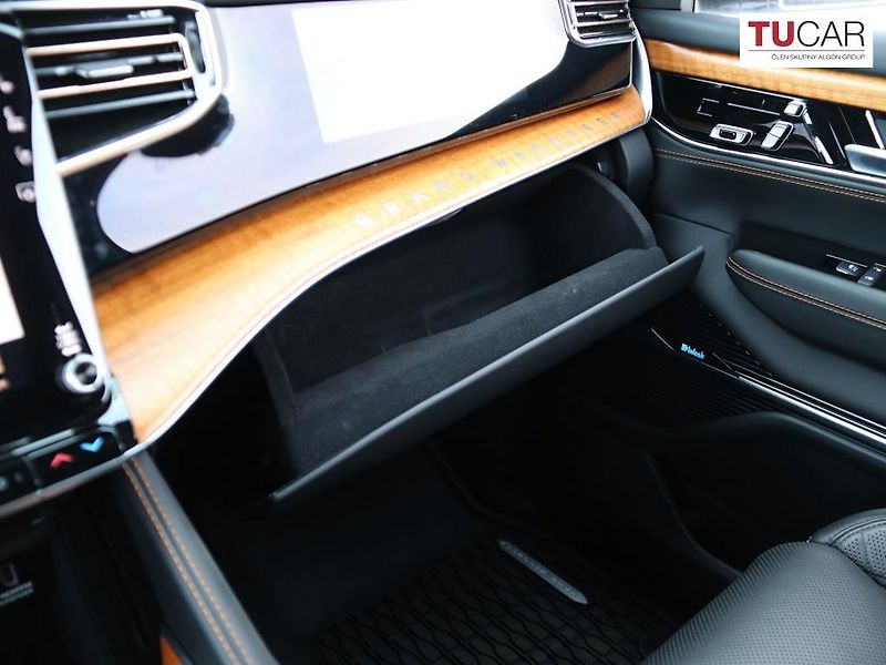 Jeep Grand Wagoneer (2023) 6.4 V8 SERIES III LPG  - fotka 21 z 36