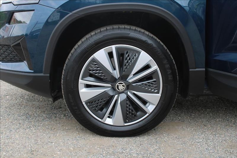 Škoda Karoq 2,0 TDi  DPH, ČR, SERVISKA - fotka 27 z 33