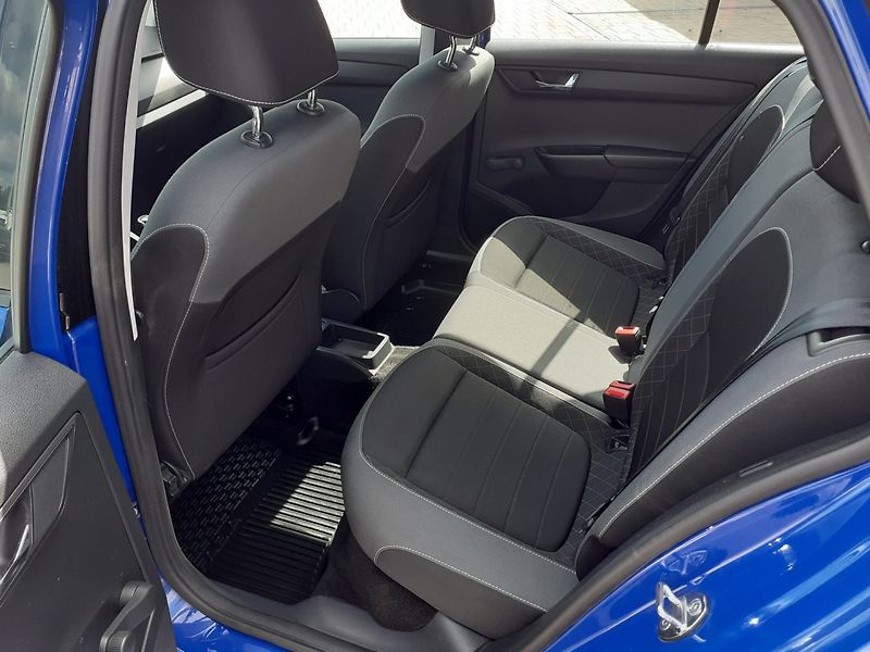 Škoda Fabia (2019) III Kombi 1.0 TSi Ambiente - fotka 17 z 32