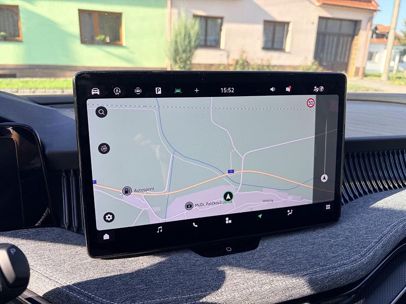 Škoda Superb SELECTION 2.0TDI 110KW DSG LED - fotka 42 z 68