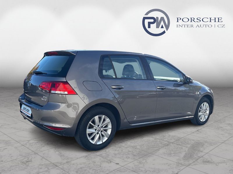 Volkswagen Golf Comfortline  1.2 TSI  81 kW M6 - fotka 2 z 24
