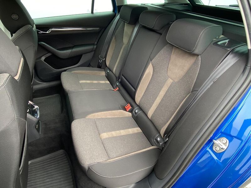Škoda Octavia Scout 2,0 TDI 110 kW 4x4 DSG - fotka 23 z 28