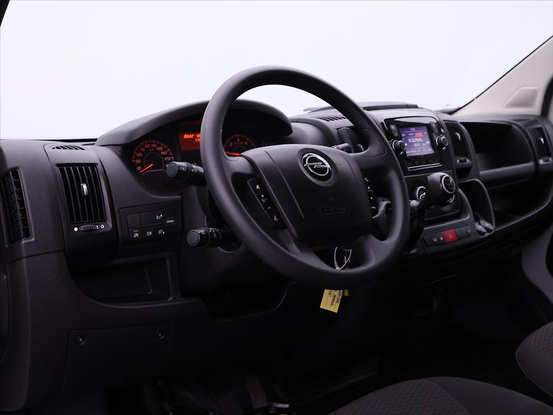 Opel Movano 2,2 CDTi  CZ Klima Tempomat DP - fotka 19 z 26