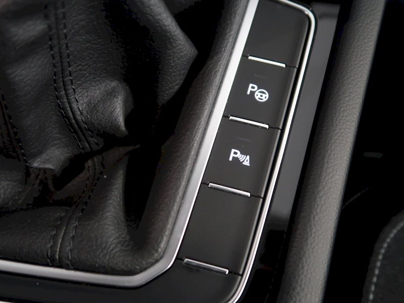 Volkswagen Passat (2022) BUSINESS 1.5TSI EVO 110KW - fotka 33 z 39