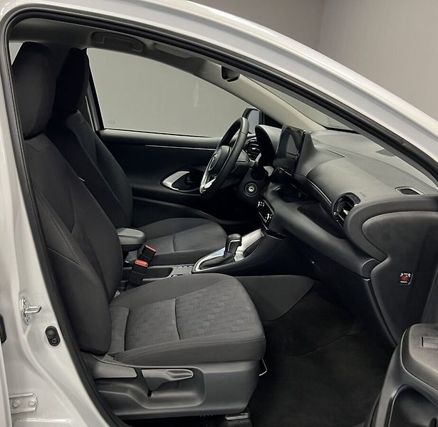 Toyota Yaris 1,5 Hybrid AT Comfort - fotka 8 z 15