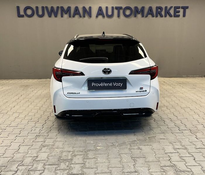 Toyota Corolla 2.0 Hybrid AT GR SPORT DYNAMIC - fotka 15 z 17