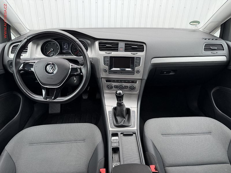 Volkswagen Golf (2015) 1.2 TSi, Comfortline - fotka 8 z 15
