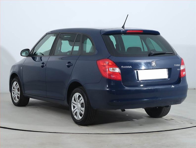 Škoda Fabia (2013) Ambition 1.6 TDI, ČR,1.maj - fotka 4 z 16