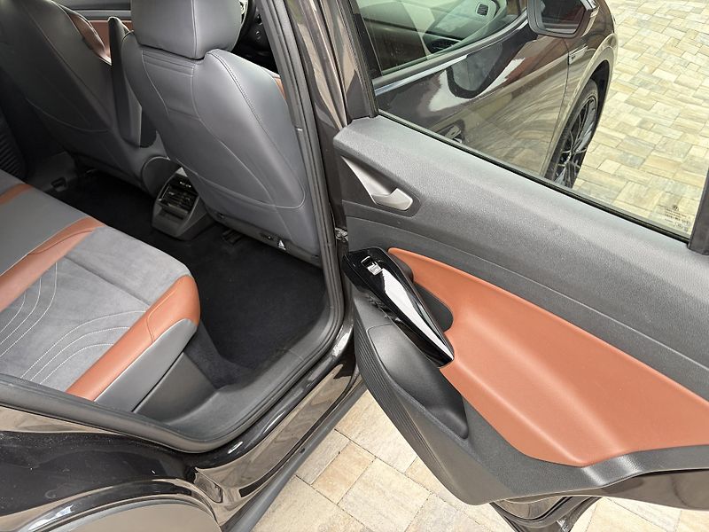 Volkswagen ID.4 (2020) 1st. 150kw, 62kwh, SOH 93% - fotka 12 z 13