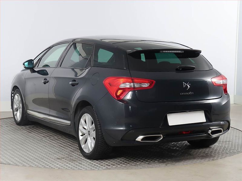Citroën DS5 (2014) 2.0 BlueHDi, Automat, Navi - fotka 4 z 21
