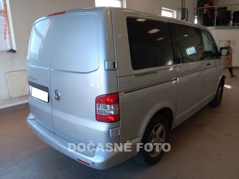 Volkswagen Transporter (2010) 2.0TDi 6míst, AC, STK9/28 - fotka 2 z 3
