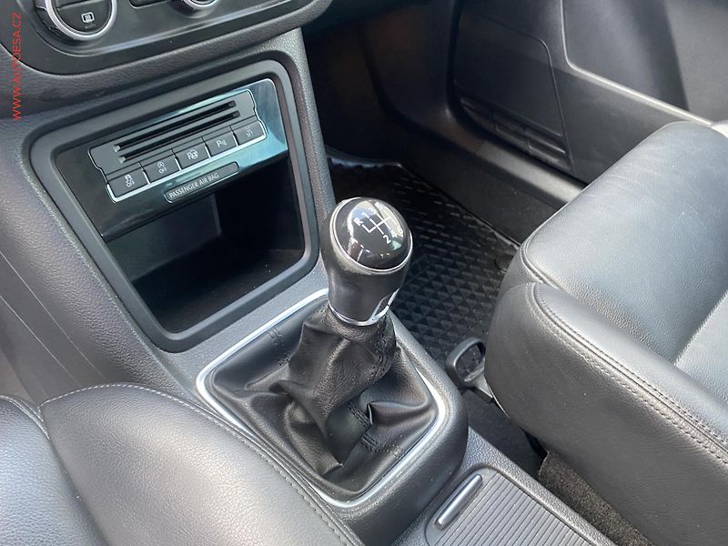 Volkswagen Sharan (2013) 2.0 TDi 7míst, Highline - fotka 16 z 19