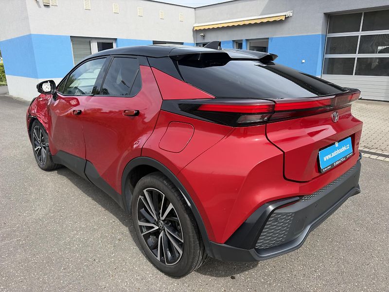 Toyota C-HR 1,8i hybrid automat navigace - fotka 5 z 21