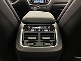 Volvo XC60 B5 AWD DARK ULTIMATE AUT CZ - náhled 32