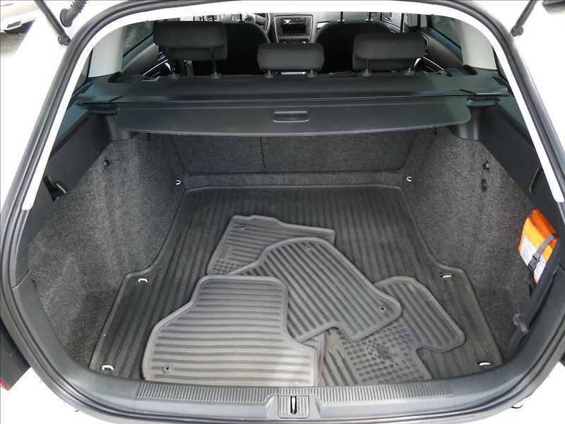Škoda Octavia 1,2 TSi 77kW motor 110tKm,2xko - fotka 14 z 42