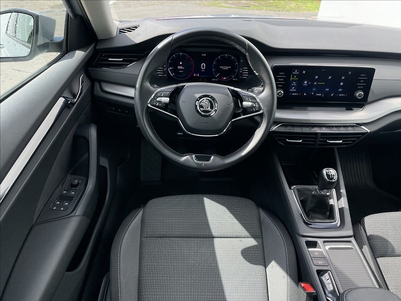 Škoda Octavia 2,0 TDI Combi Ambition Plus - fotka 6 z 19