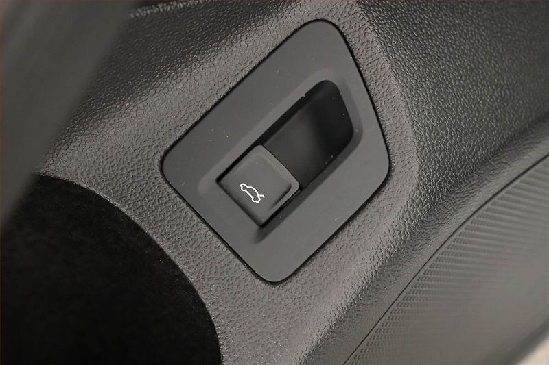 Volkswagen Passat (2019) 2.0 TDI, Automat, Kůže - fotka 20 z 21