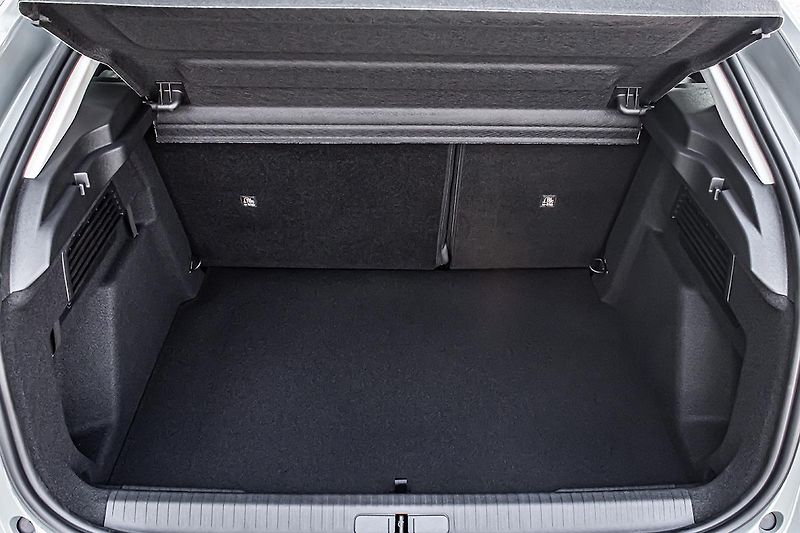 Citroën C4 (2026) 1,2 YOU Hybrid 110k Automat - fotka 7 z 17