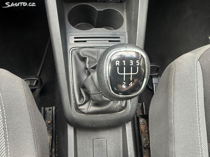 Škoda Fabia (2014) 1.4TDI, 66kw Původ ČR - fotka 19 z 20