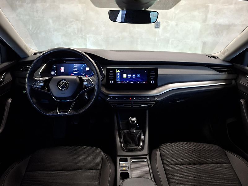 Škoda Octavia (2023) 2.0 TDI, VYHŘ.VOLANT, TAŽNÉ - fotka 19 z 24