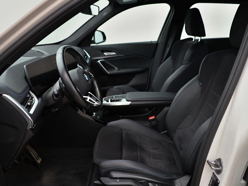 BMW X1 xDrive23i - fotka 8 z 14