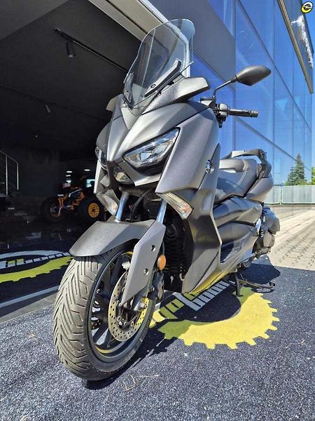 Yamaha X-Max 400 (2019) - fotka 10 z 22
