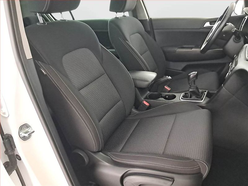Kia Sportage (2021) 1.6 T-GDI - fotka 9 z 20