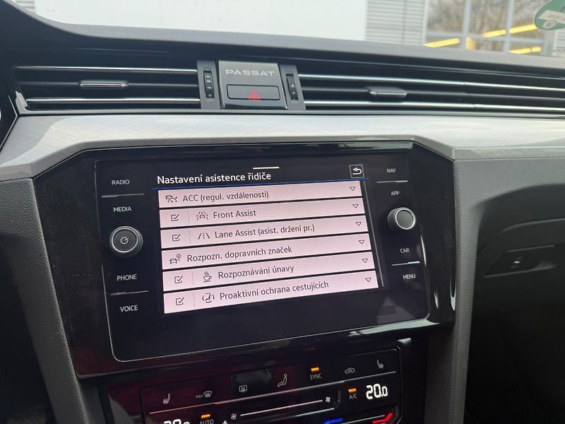 Volkswagen Passat Business 2.0 TDI 110 kW Varian - fotka 13 z 21