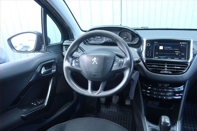Peugeot 208 (2018) 1.2 PureTech, Serv.kniha - fotka 7 z 18