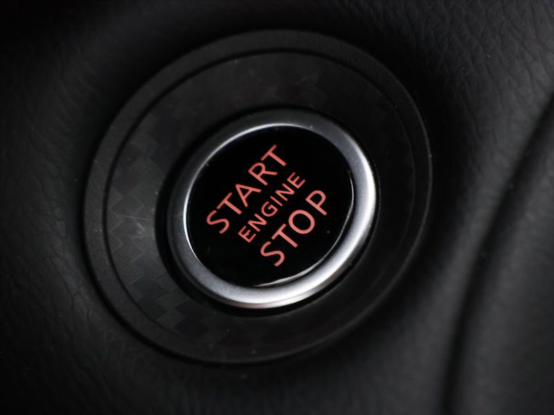 Nissan Juke 1,0 DIG-T Automat CZ Tekna DPH - fotka 27 z 37
